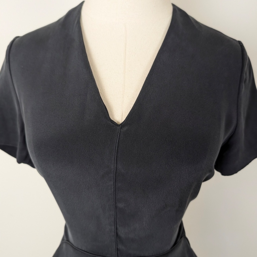 Silk dress. Elegant Black V-Neck Short Sleeve Midi Dress - Picture 10 of 14